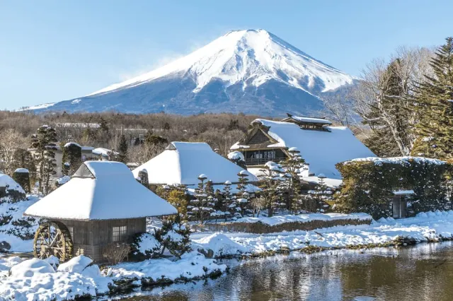富士山初冠雪2025