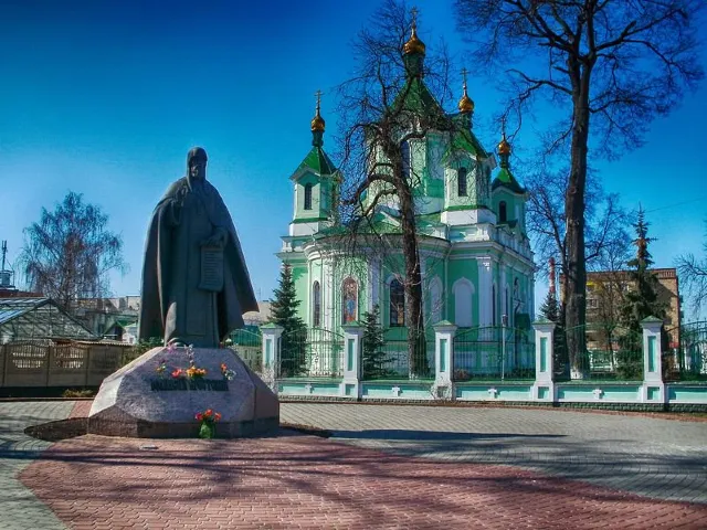 Площадь Ленина и Свято-Симеоновский кафедральный собор