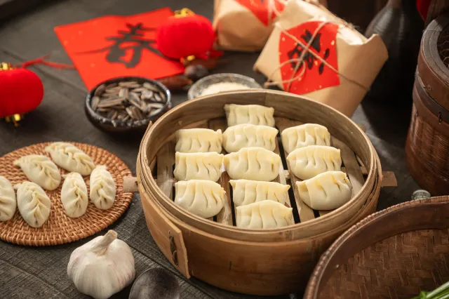 春節包餃子