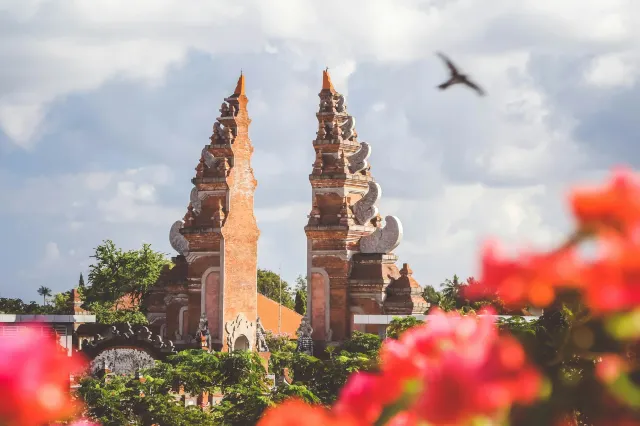 Difference Between Indonesia E-Visa vs. Visa on Arrival (VoA) vs. Arrival Card