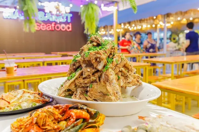 อาหารในจ๊อดแฟร์ รัชดา