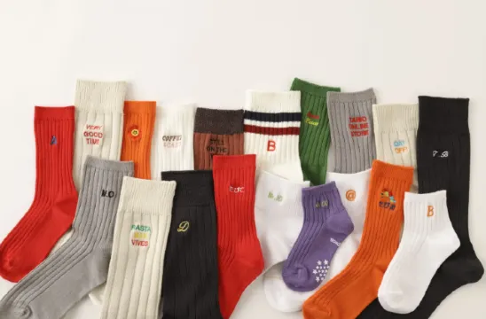 カスタム刺繍入れのソックス