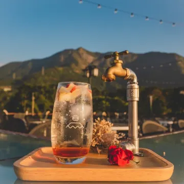 【2026 古坑景點】16 個古坑必去景點推薦：華山情人橋、綠色隧道、劍湖山世界主題樂園！