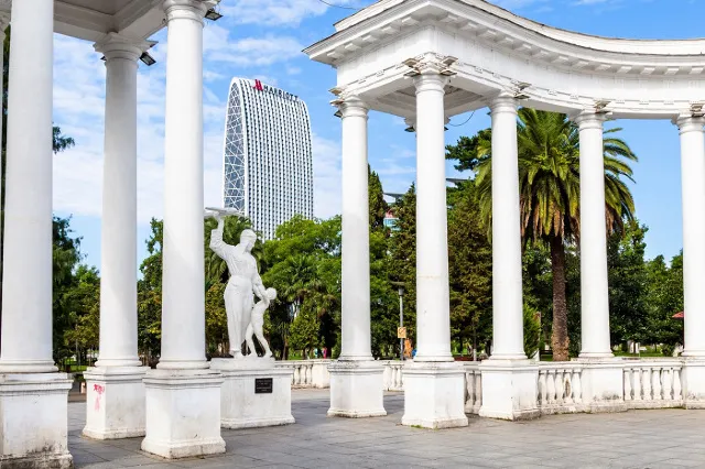 Парк 6 мая в Батуми