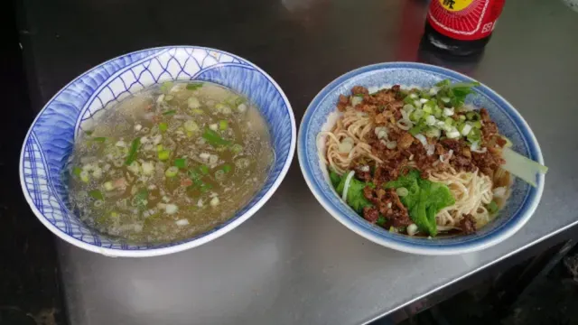 高雄美食推薦 #4 左營酸辣麵