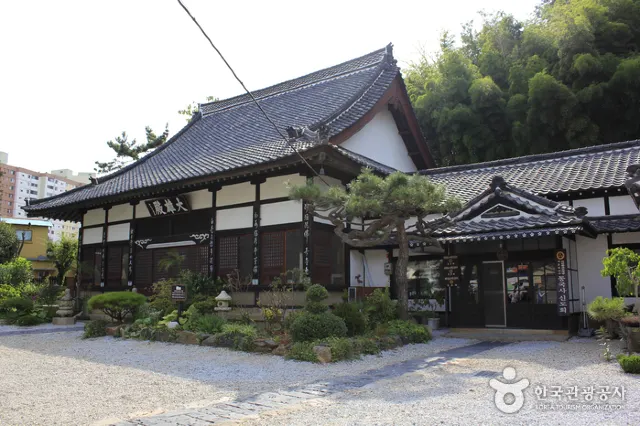 군산 가볼만한 곳 동국사