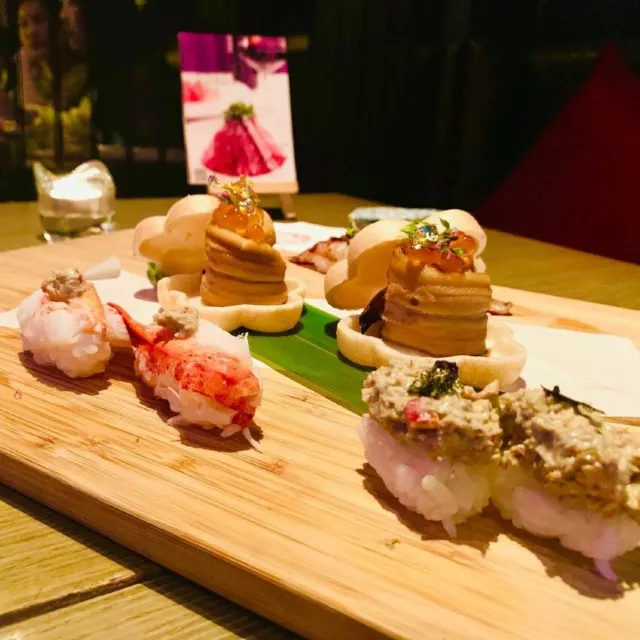 時間:11:30–14:30;17:30–22:00