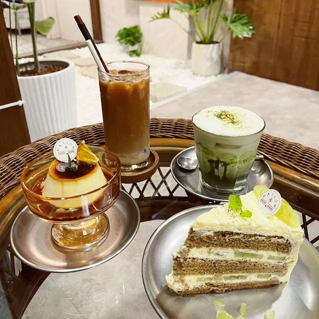 Maslow Cafe