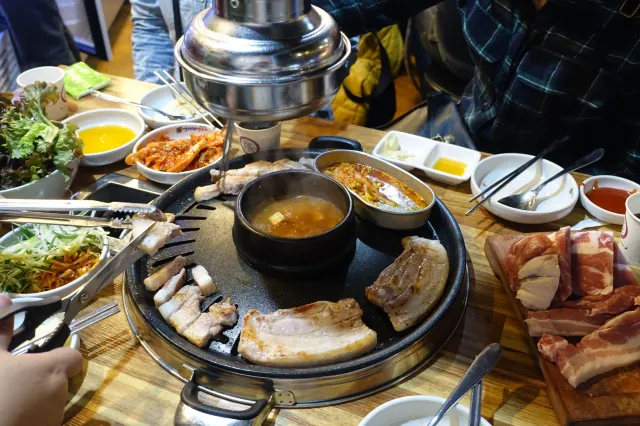 홍대 삽겹살 맛집