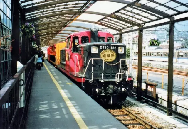 嵯峨野小火車data-owidth=