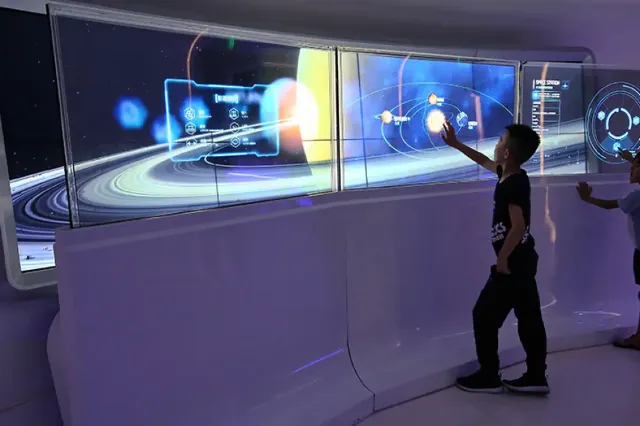 Shanghai Oriental Pearl Tower | Must-See Features and Attractions