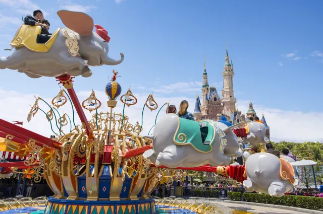 «Летающий Слонёнок Дамбо» (Dumbo the Flying Elephant) диснейленд шанхая