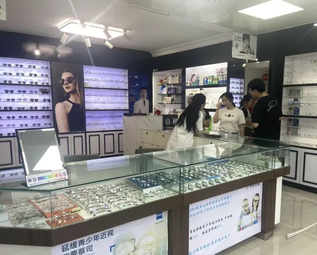 深圳配眼鏡 #1 明亮眼鏡店