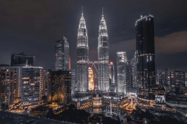 petronas tower photo