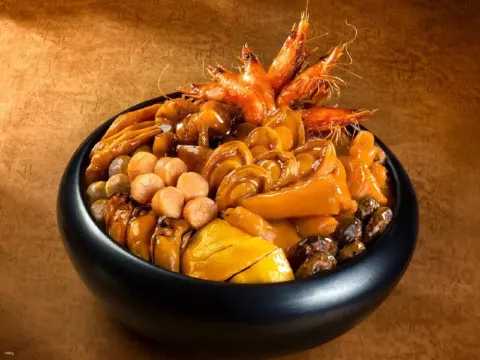 九龍東皇冠假日酒店