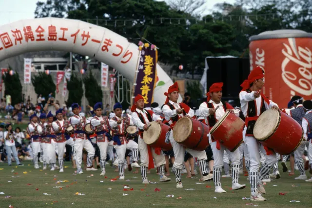 일본 여름 여행, 오키나와 전도 에이사 축제