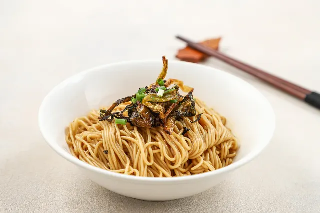 บะหมี่น้ำมันต้นหอม เซี่ยงไฮ้