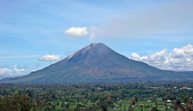 gunung sibanyak view