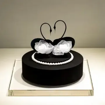 open it.珍珠項鍊蛋糕