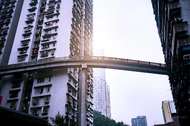 Chongqing 13th floor bridge connecting to to the street below