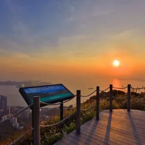 【港島行山好去處2026】市區走走!七條港島行山路線,遊走山林與日落、水塘、維港海景的絕美路線