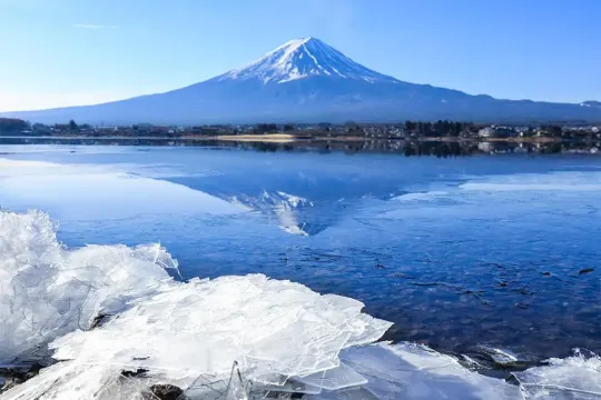 富士山初冠雪2025