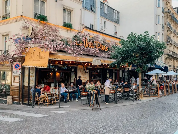 A Parisian restaurant during the day