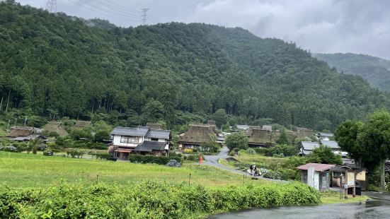 白川郷もいいですが、京都や大阪からも近いかやぶきの里もおすす