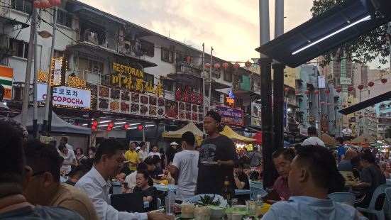 jalan alor is bustling and noi