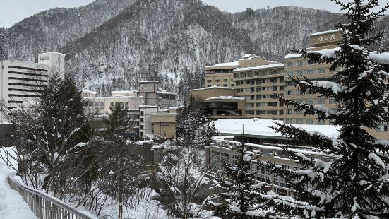 작은 온천 마을로 가이세키 석식 포함 호캉스 다녀오기 