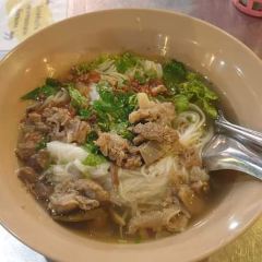 Thung Sri Muang Night Market 여행 사진
