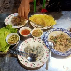 Thung Sri Muang Night Market User Photo