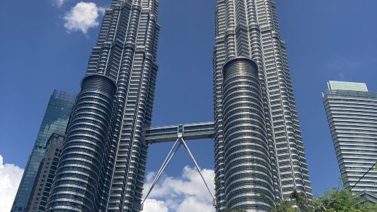 マレーシアを象徴するインパクト大なツインタワーです🗼🗼外