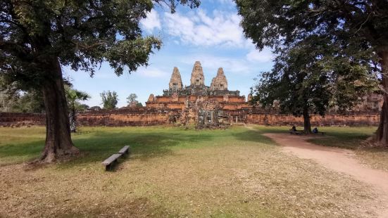 Pre Rup is a great temple to w