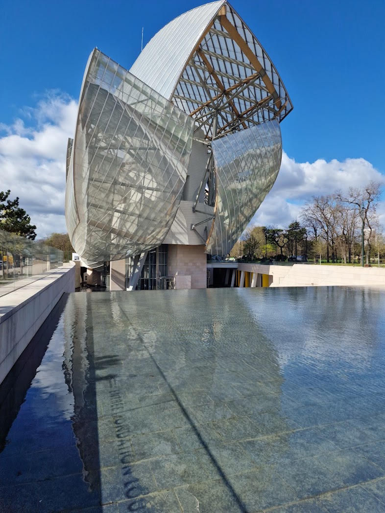 surfhermes 　Fondation Louis Vuitton Fondation Louis Vuitton By Gehry Partners - Architect Venty