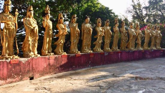The ten thousand buddhas monas