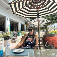 Surf & Turf Beach Club & Restaurant 여행 사진