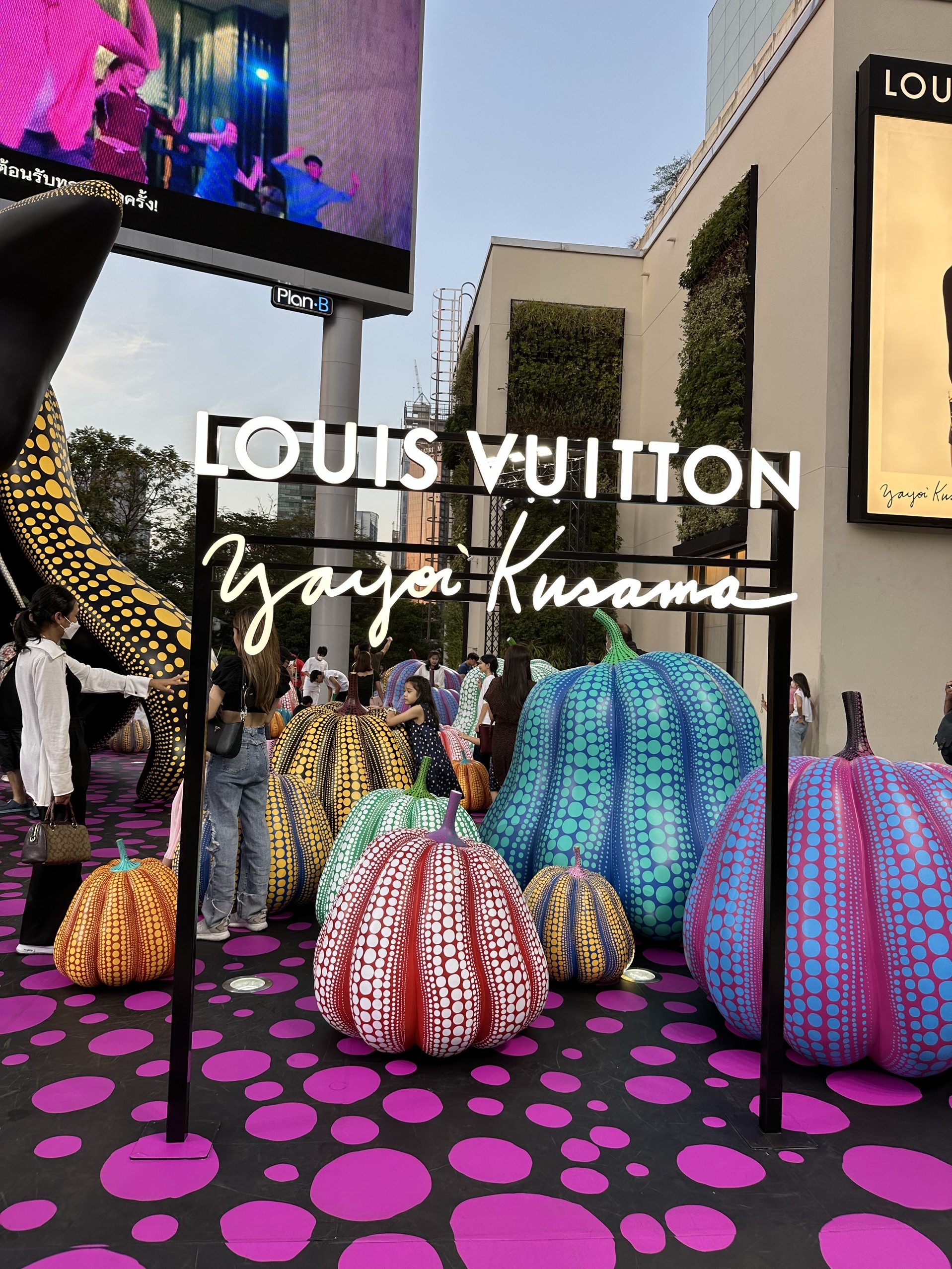 Yayoi Kusama and Louis Vuitton pumpkins pop up at Thailand mall, Culture