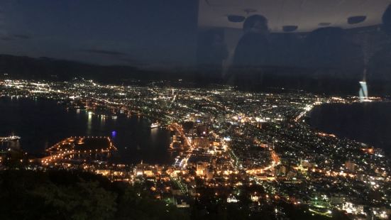 三大夜景に含まれるほどの夜景の綺麗さ。夜景が綺麗なのと、函館