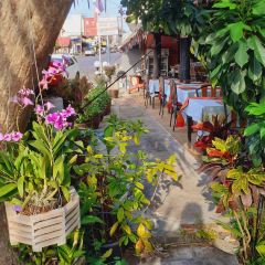 Motherhouse Bar and Restaurant 여행 사진