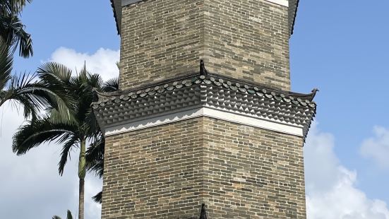 位於天水圍站附近的聚星樓,又叫文晶塔。係屏山鄧氏居民的風水塔