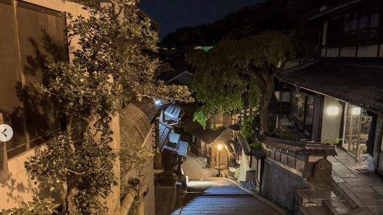 전통적인 느낌이 물씬 풍기면서도 현대적이고 세련된 교토