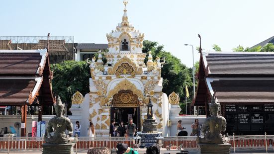 「契迪龍寺」Wat Chedi Luang是清邁的大佛寺之一