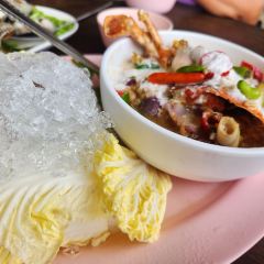 Ban Mai Rim Nam User Photo