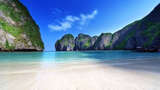 The Phi Phi Islands are a grou