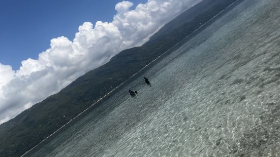 とても綺麗な海で本当に輝いてて水が透き通っていました！！！！