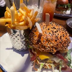 Burger & Lobster User Photo