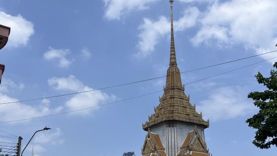 temple with gigantic 5.5 tons 