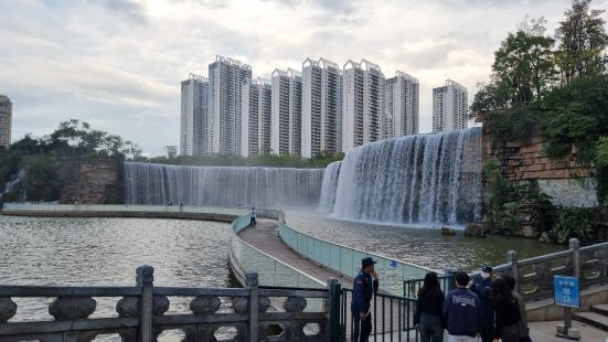 the waterfall park of kunming 