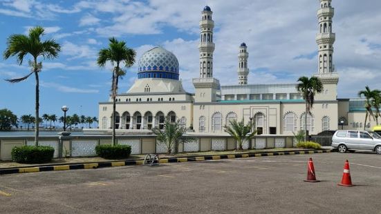 This is the famous mosque at T